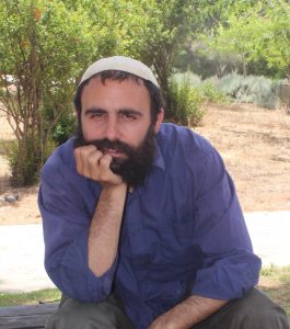 אחיקם אלירז